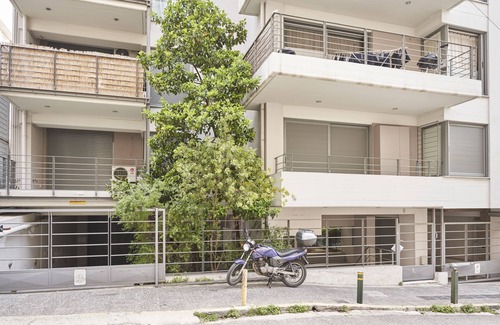 Athens City Centre Apartment | Contemporary Comfy Apt