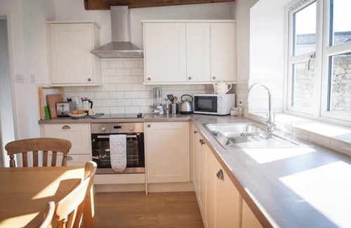 Musbury Cottage | Contemporary cottage in lovely Devon village.