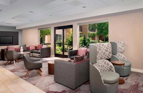 Tanasbourne House | Contemporary Unit Near 53rd Avenue Community Park, Indoor Pool, Pet-Friendly!