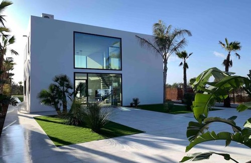 Avinyonet del Penedes Villa | Contemporary villa near Sitges Hills