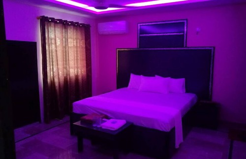 Gulshan-e-Iqbal House | Continental Guest house