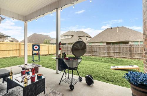 Lake Charles House | Contractor Friendly 3 Kings Pet Welcome