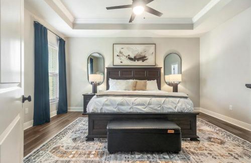 Lake Charles House | Contractor Friendly 3 Kings Pet Welcome