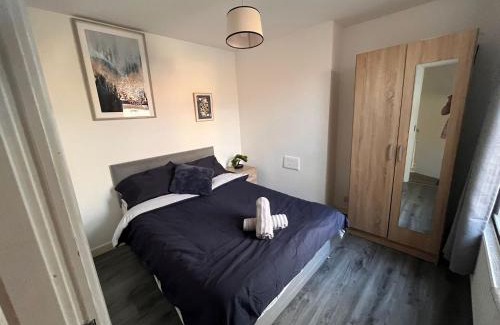 Liverpool House | Contractor home close to centre and motorway links