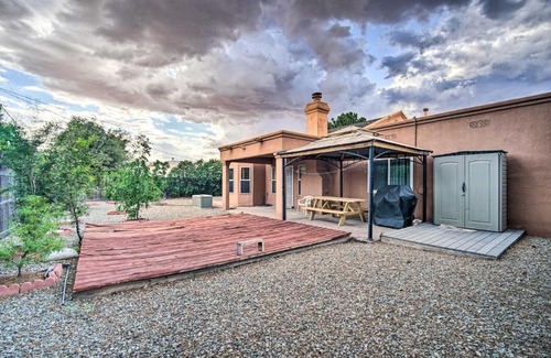 Las Cruces House | Convenient Las Cruces Home with Patio and Grill!