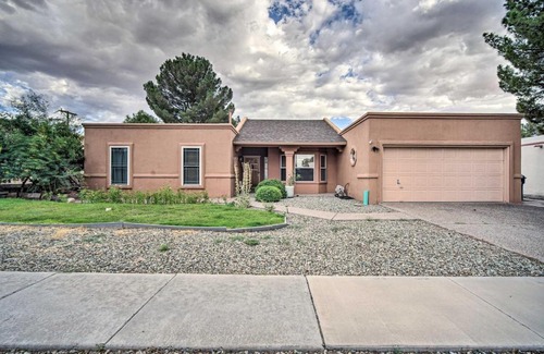 Las Cruces House | Convenient Las Cruces Home with Patio and Grill!
