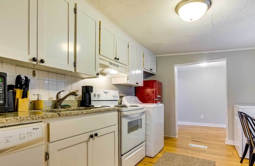 Capital View Apartment | Convenient Little Rock Rental w/ Shared Yard!