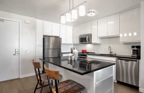 Mission Bay Apartment | Convenient Mission Bay 2BR w/Gym + Lounge + City View by Blueground