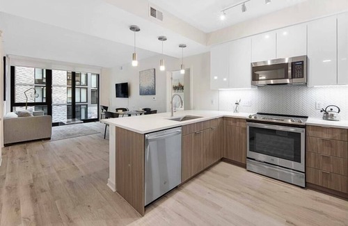 NoMa Hotel | Convenient NoMa Location | Unlimited Travel Options | Near Metro