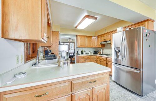 Racine Apartment | Convenient Racine Home 4 Mi to Lake Michigan!