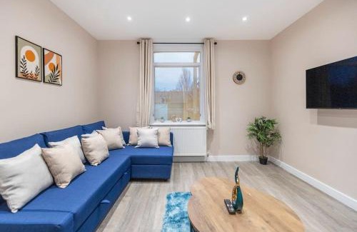 Tottenham Green Apartment | Convenient spacious house next Seven sisters station London
