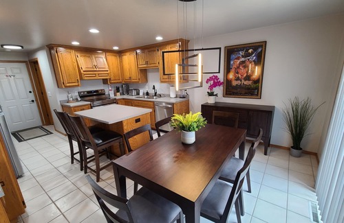 Green Bay House | Convenient to Green Bay's beltline where you can get anywhere in 15 minutes.