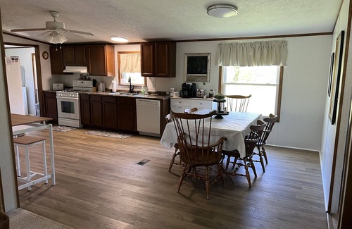 Nelsonville House | Convenient to OU, Hocking Hills and State Parks