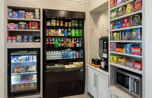 West Bloomington House | Convenient to the mall and airport