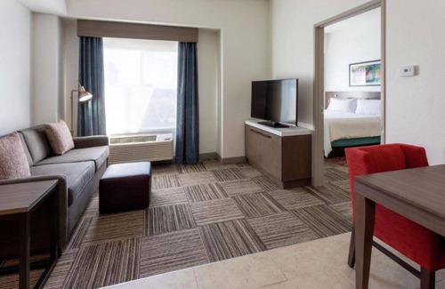 West Bloomington House | Convenient to the mall and airport