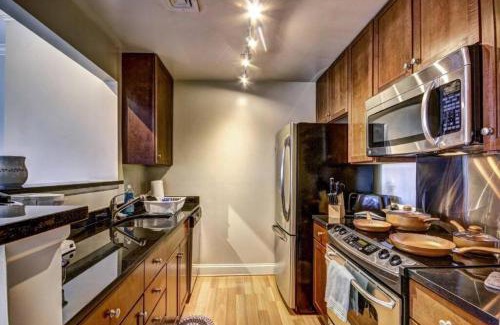Downtown Baltimore Apartment | Convention center apartments free indoor parking