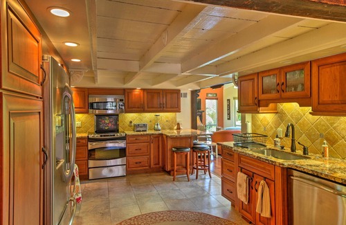 Graton House | Converted Barn in Sebastopol w/Private Patio!