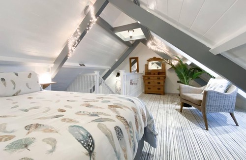 Marhamchurch Cottage | Converted Barn with Superb Sea and Countryside Views