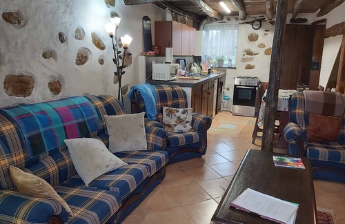 Arganil Cottage | Converted farm cottage with pretty views, 2km from Arganil, river beach 2km