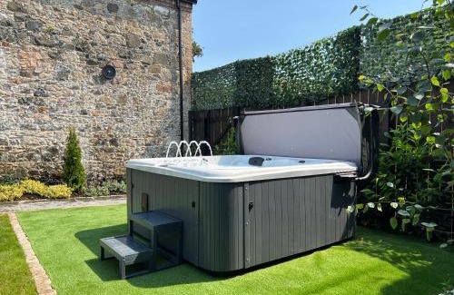 Stewartstown House | Converted Victorian Coach House with Hot Tub