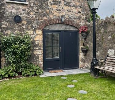 Stewartstown House | Converted Victorian Coach House with Hot Tub