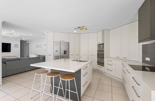 Coolum Beach House | Coolum Country Retreat with Pool and Spa