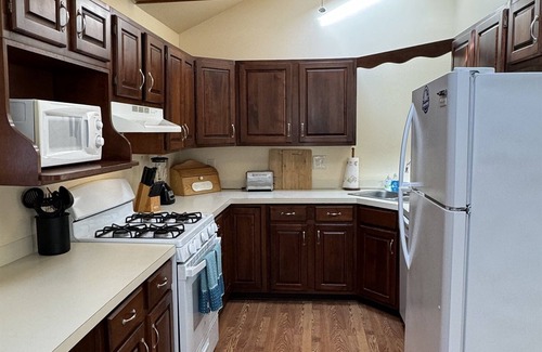 Cooperstown House | Cooperstown Cottage - 2 miles to Cooperstown Dreams park - with a pool!