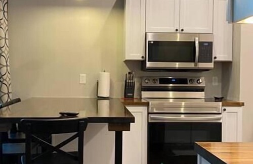 Centralia Apartment | Copperfield- Unit 2 - 1 Bedroom Luxury Suite - King