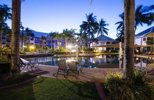 Trinity Beach Apartment | Coral Sands Beachfront Resort