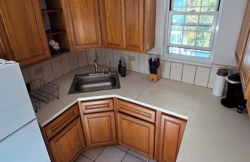 Southampton Cottage | Coral Suite - close to beaches/kayaks/dock/stunning views/EVcharger