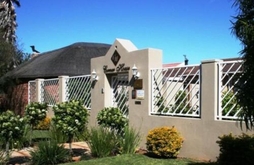 Summerstrand House | Corner House Accommodation