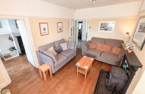 Lorton House | Corner House