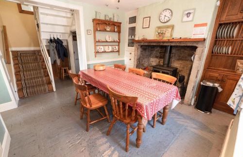 Lorton House | Corner House