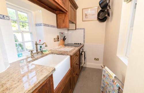 Lorton House | Corner House