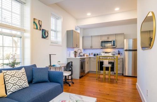 Corn Hill House | Cornhil 1bed-equippedkitchen,highfalls,dt,tvwifi