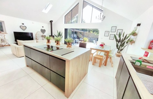 Stenalees Villa | Cornwall PALMA VILLA-Private location,VIEW, Enclosed Garden, 6mile Beach,Harbour