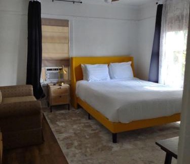 Freetown - Port Rico House | Corporate Comfort in Freetown - Port Rico: Spacious Homes for Work Crews