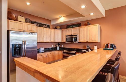 Warrior's Mark Apartment | Corral 203S by Great Western Lodging