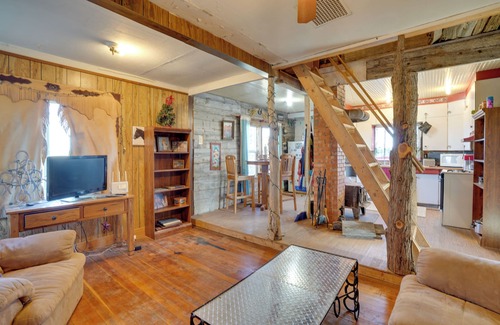 Lindsay Cottage | Corral Creek Cow Camp: Pet-friendly Circle Cabin