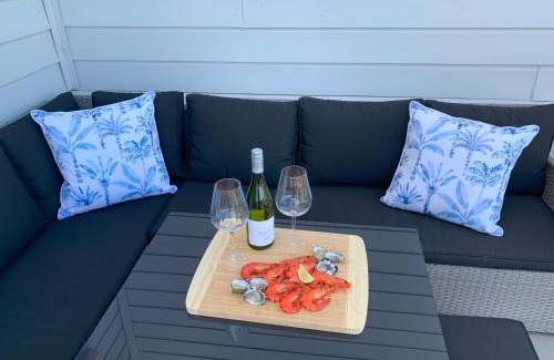 Batehaven Apartment | Corrigans Beach View Apartment 211