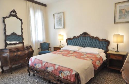 Castello Apartment | Corte Formenta Home - Canal view