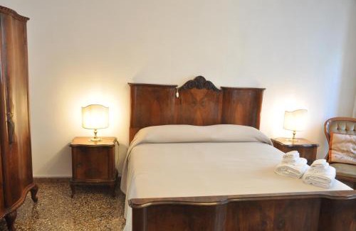 Castello Apartment | Corte Formenta Home - Canal view