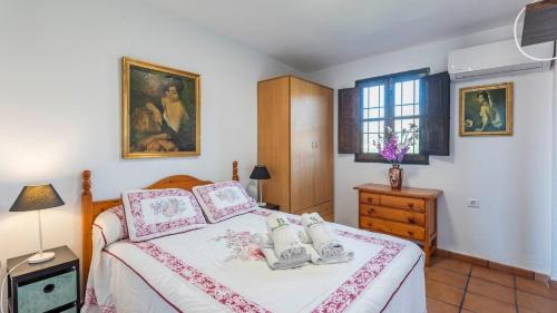 Rio Velez House | Cortijo Carmen de Vélez Vélez-Málaga by Ruralidays