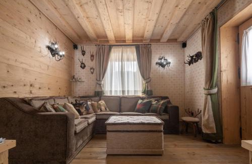 Cortina d'Ampezzo Apartment | Cortina Deluxe Chalet R&R