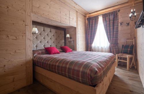 Cortina d'Ampezzo Apartment | Cortina Deluxe Chalet R&R