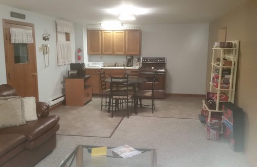 Brice Prairie House | Corto's Ona-Lakehouse Rental, LLC is a Lakefront Vacation Rental Home