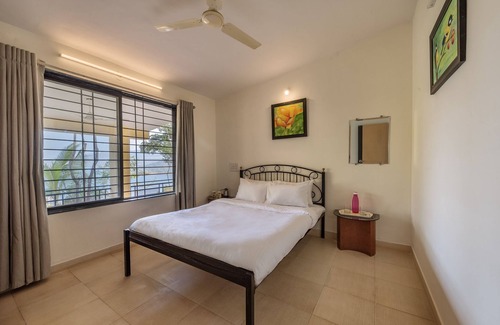 Paud House | CosmicStays Countryside Panorama-Lakeview Bungalow