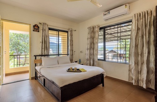 Paud House | CosmicStays Countryside Panorama-Lakeview Bungalow
