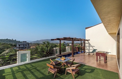 Lonavala Villa | Cosmicstays Luxe Oasis Pool & Bar Villa