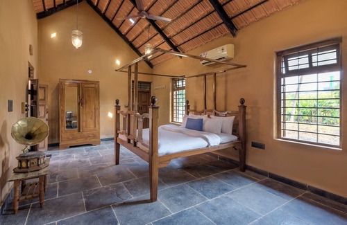 Aurangabad Villa | CosmicStays Rustic Elegance-Modern Wada Style Home